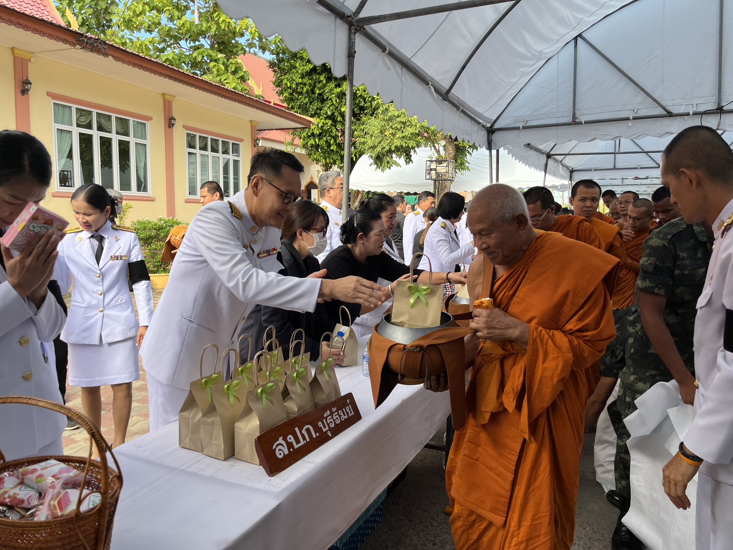 title - วันที่ 25 มิถุนายน 2569 นายประเสริฐ กาญจนเกียรติกุล ปฏิรูปที่ดินจังหวัดบุรีรัมย์ พร้อมด้วยข้าราชการ และเจ้าหน้าที่ ส.ป.ก.บุรีรัมย์ ร่วมพิธีบำเพ็ญกุศลในวาระครบ 15 วัน (ปัณรสมวาร) แห่งการสิ้นพระชนม์ สมเด็จพระเจ้าลูกเธอเจ้าฟ้าพัชรกิติยาภา นเรนทิราเทพยวดี กรมหลวงราชสาริณีสิริพัชร มหาวัชรราชธิดา